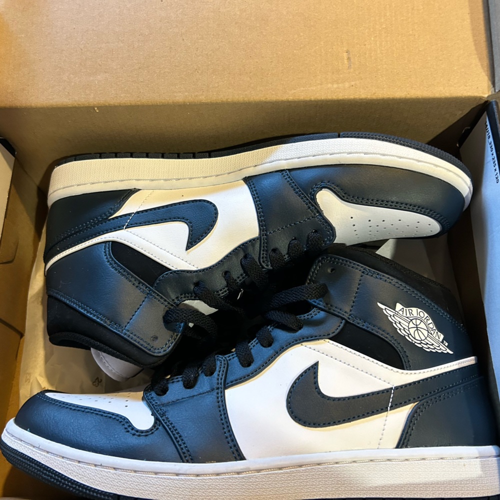 Air Jordan 1 mid